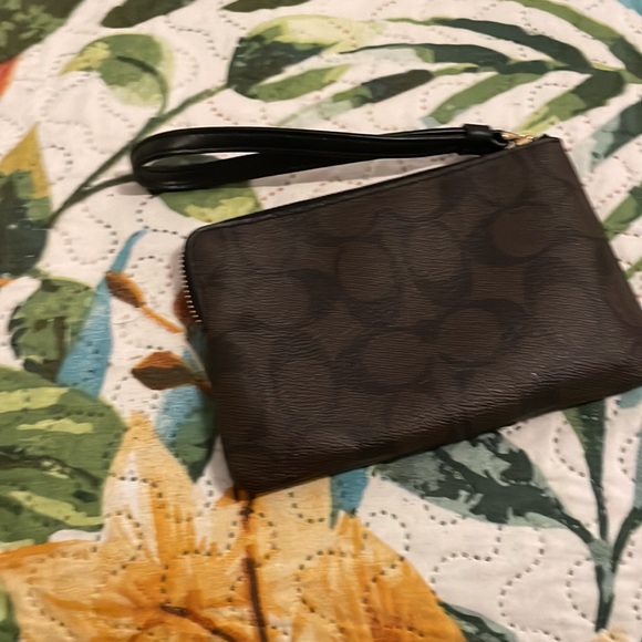 NWT coach wristlet - Picture 2 of 2